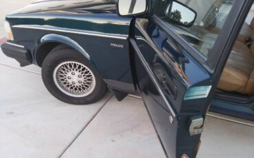 Volvo-240-1993-green-2