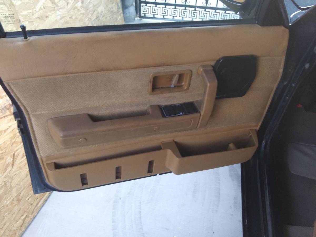 Volvo-240-1993-green-20