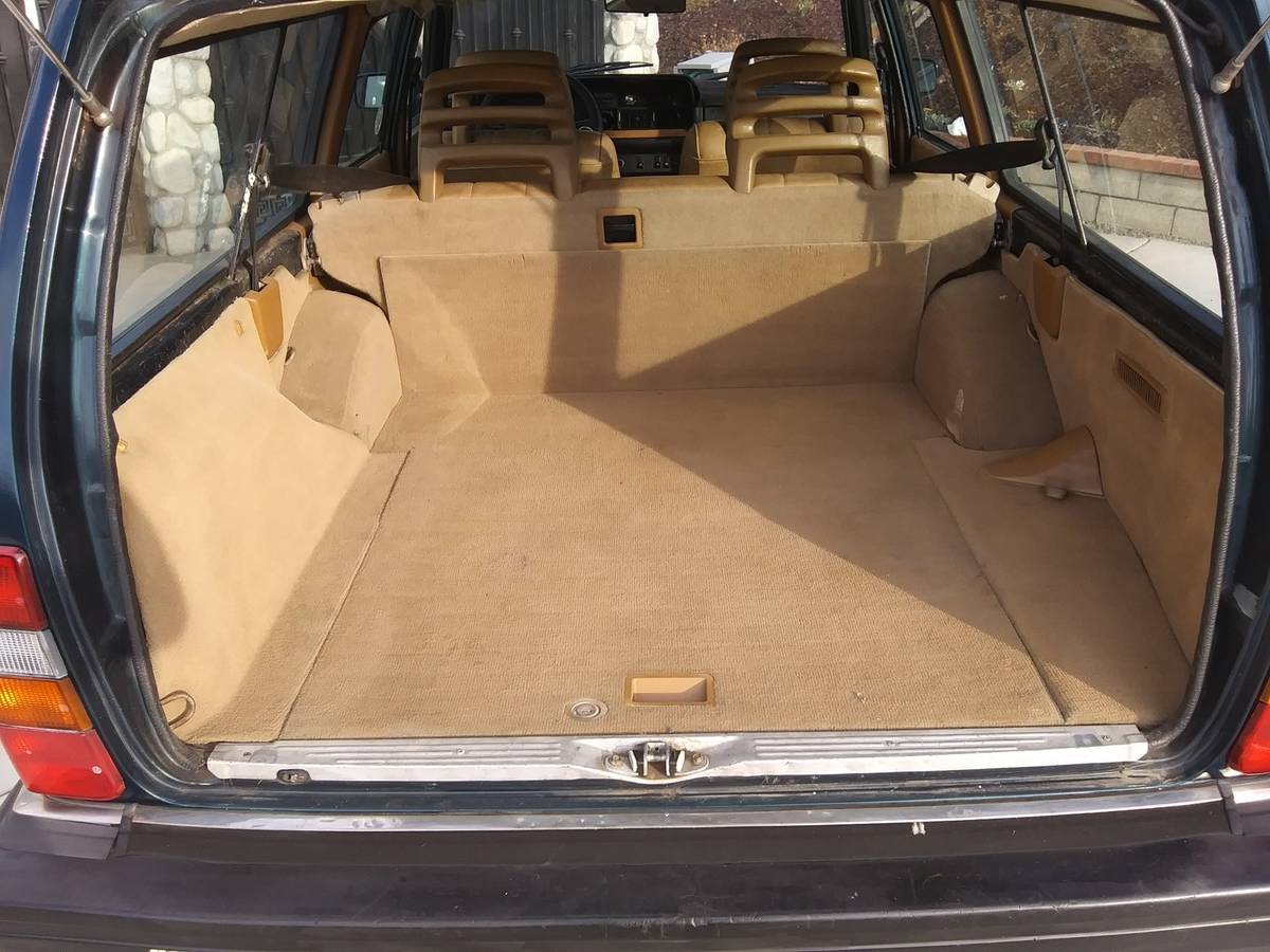 Volvo-240-1993-green-22