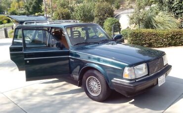 Volvo-240-1993-green