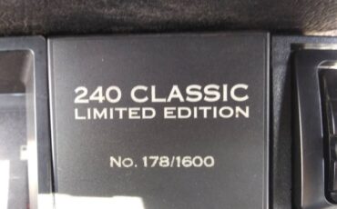 Volvo-240-1993-green-4