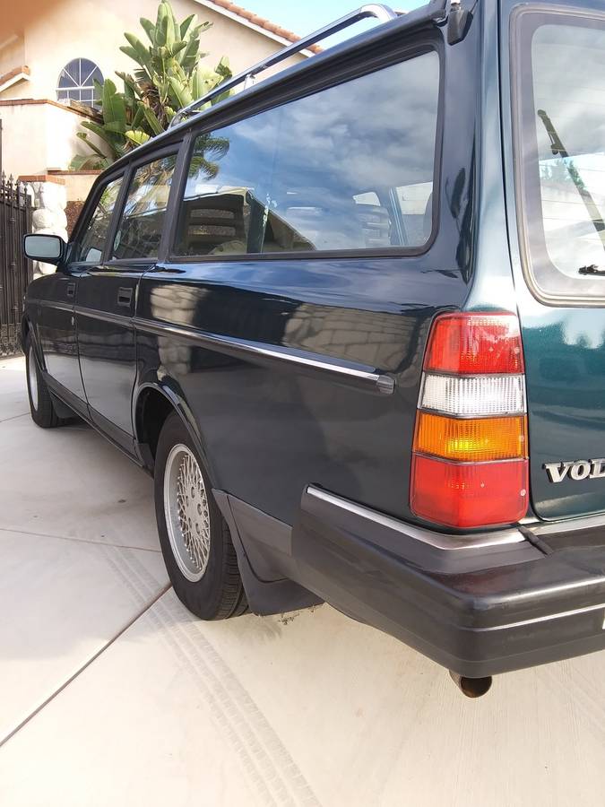 Volvo-240-1993-green-7