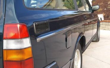 Volvo-240-1993-green-8