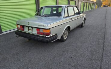 Volvo-240-dl-1987-1