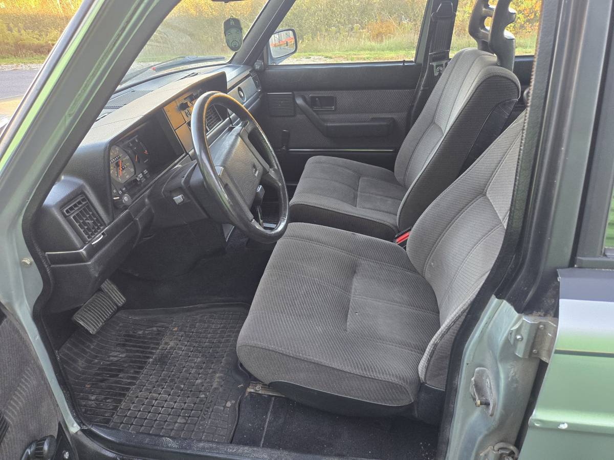 Volvo-240-dl-1987-10