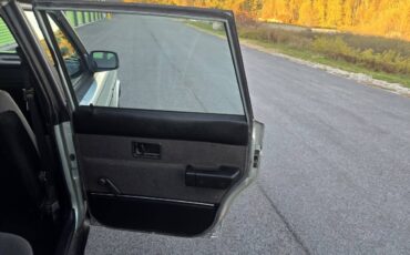 Volvo-240-dl-1987-11