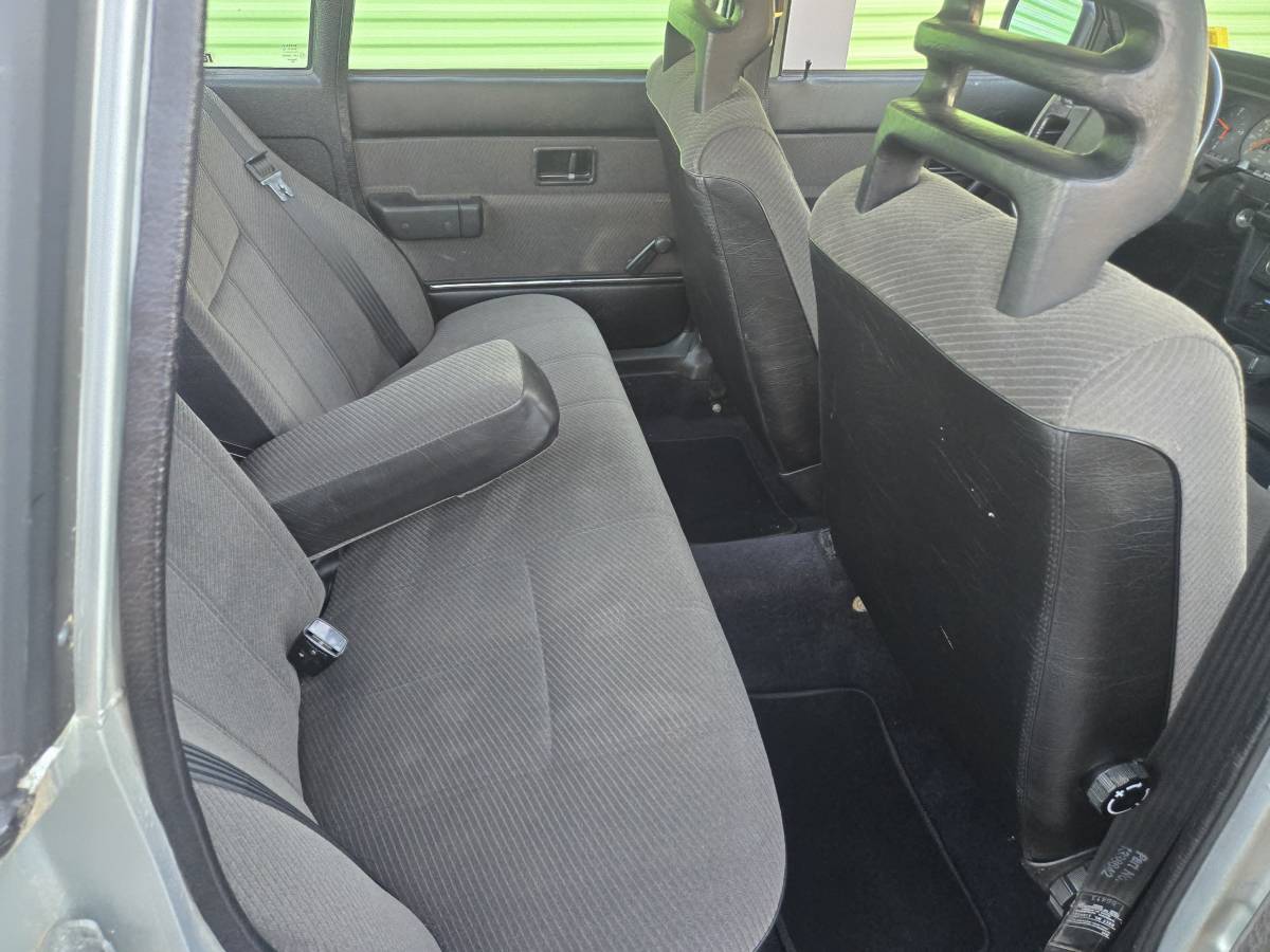 Volvo-240-dl-1987-15