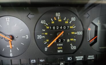 Volvo-240-dl-1987-16