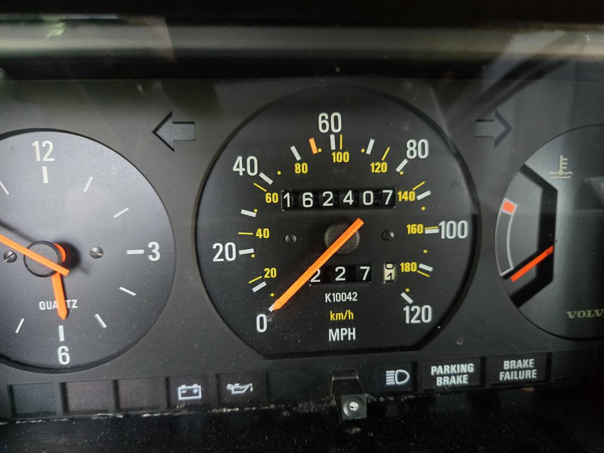 Volvo-240-dl-1987-16