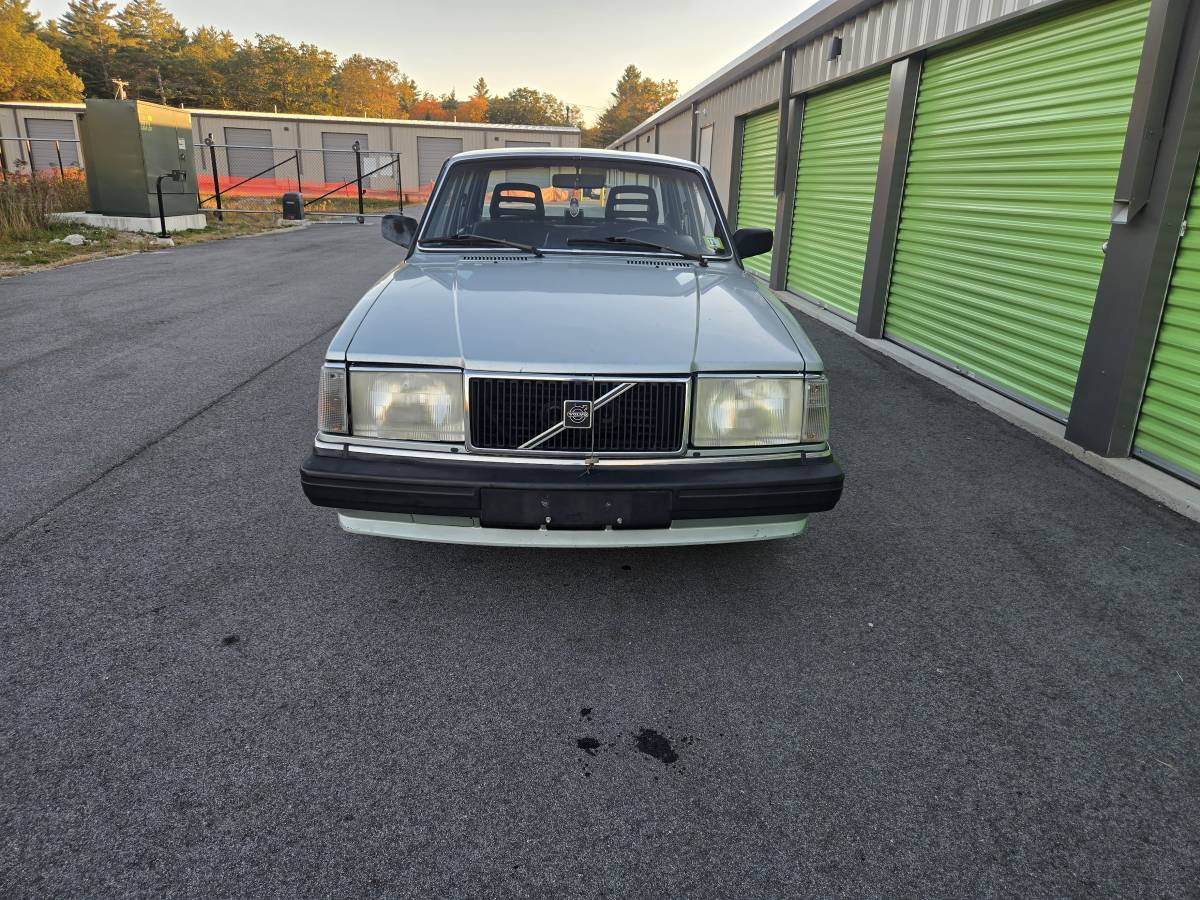 Volvo-240-dl-1987-2