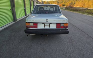 Volvo-240-dl-1987-21