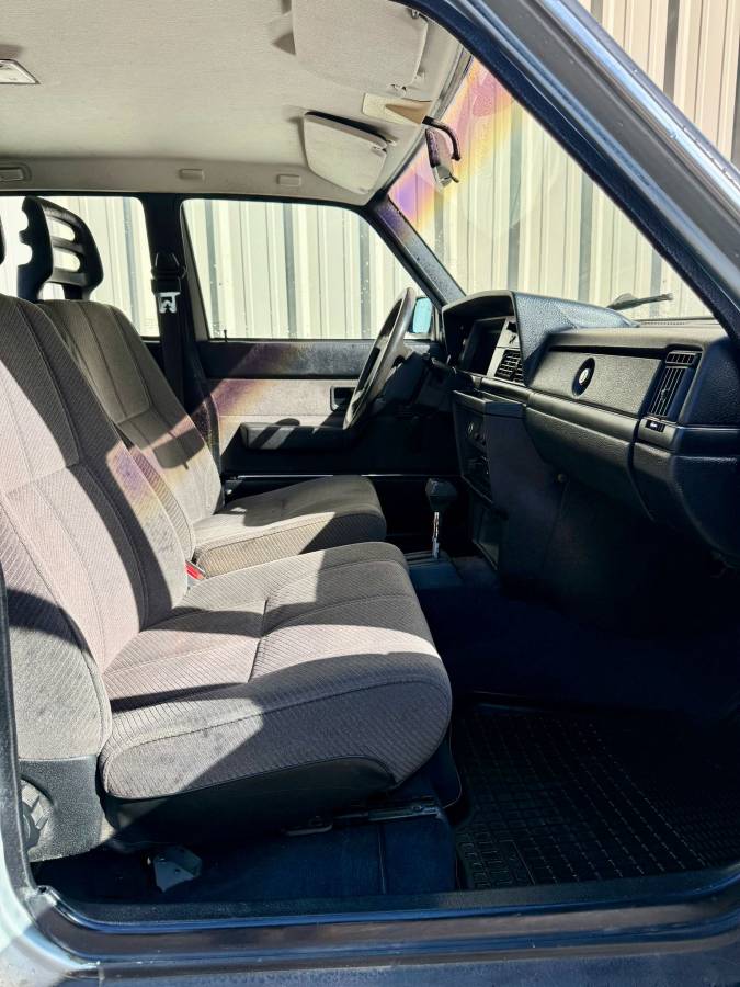 Volvo-240-dl-1987-36