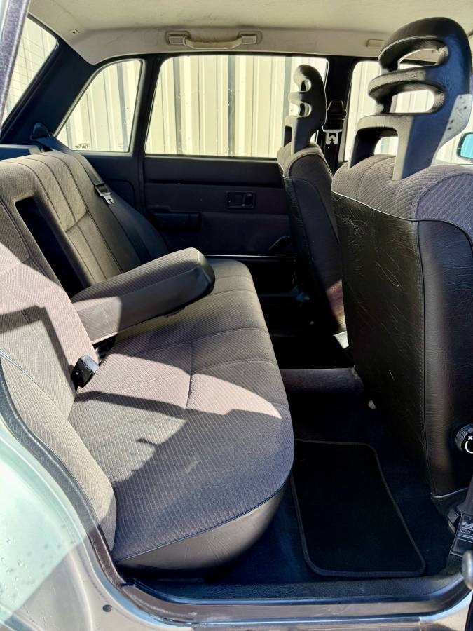 Volvo-240-dl-1987-37