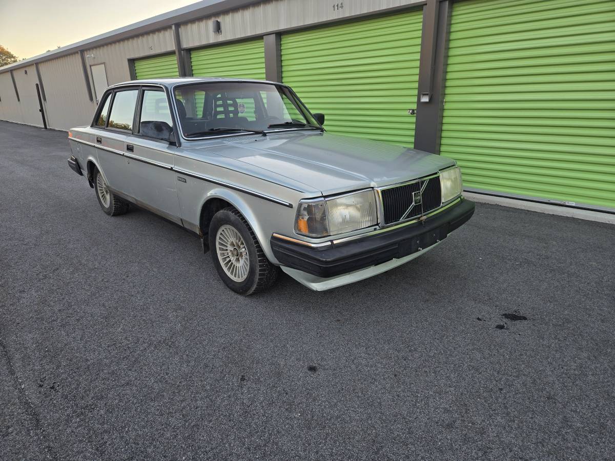 Volvo-240-dl-1987-4