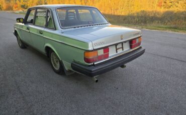 Volvo-240-dl-1987-5