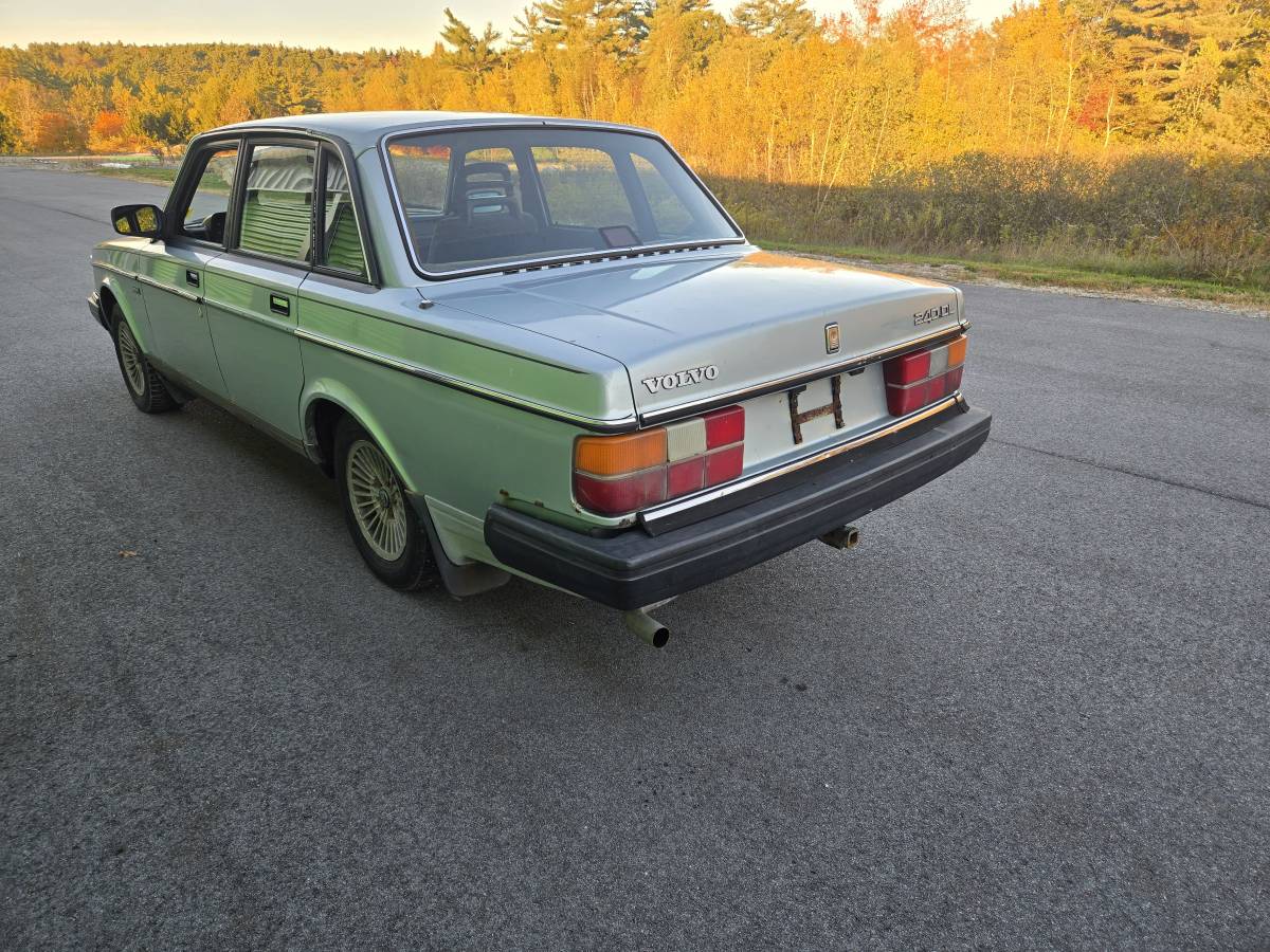 Volvo-240-dl-1987-5