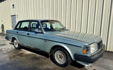 Volvo-240-dl-1987-83