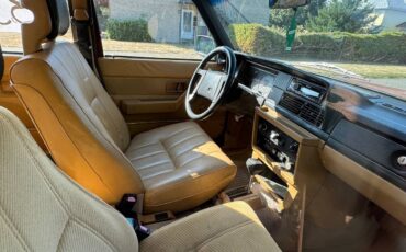 Volvo-240-series-1988-red-1