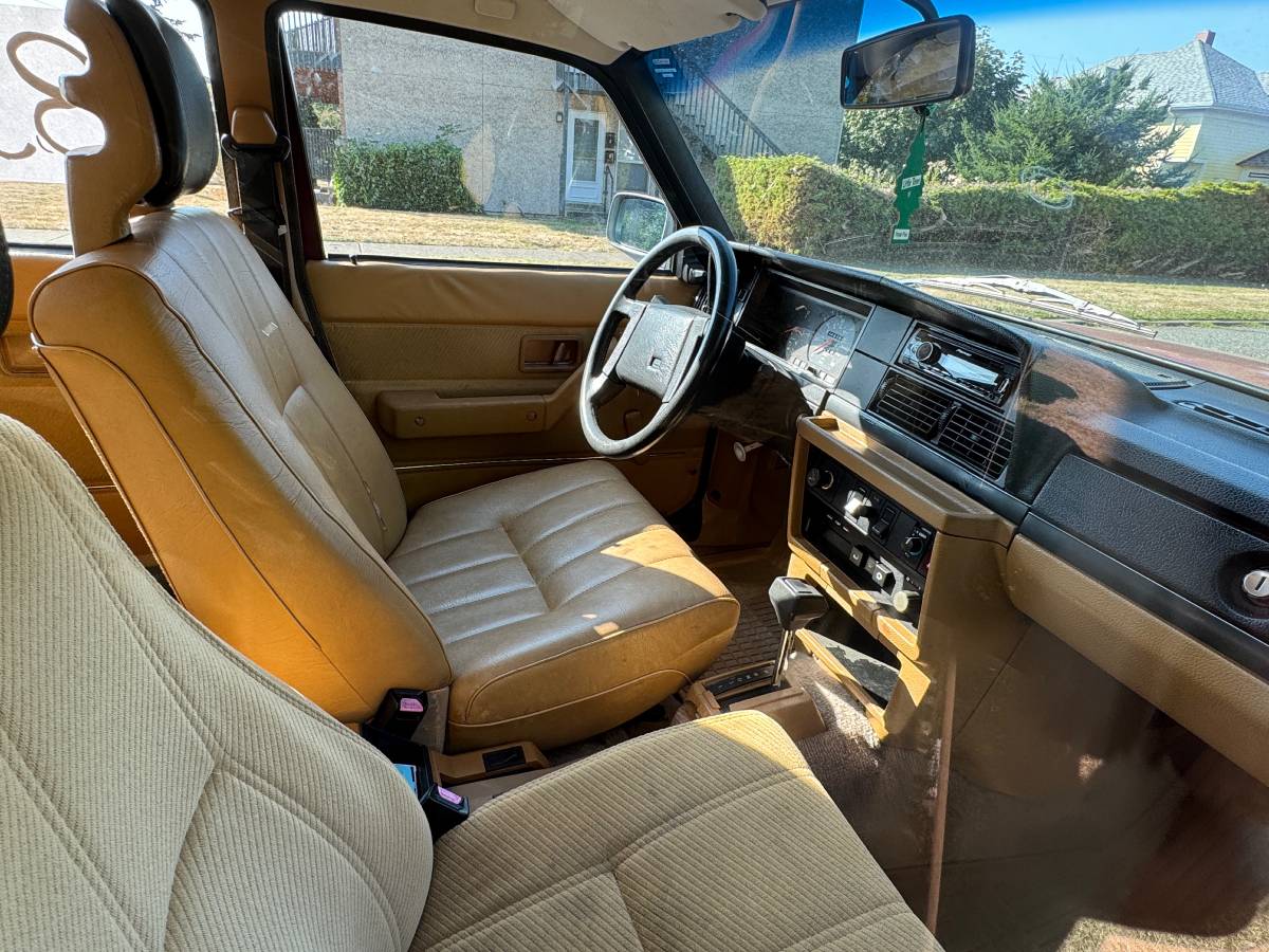 Volvo-240-series-1988-red-1
