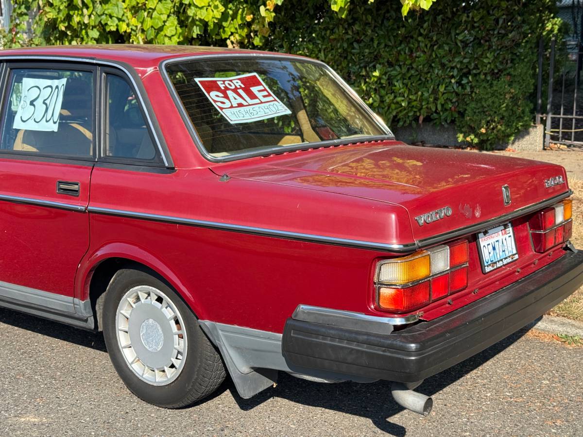 Volvo-240-series-1988-red-5