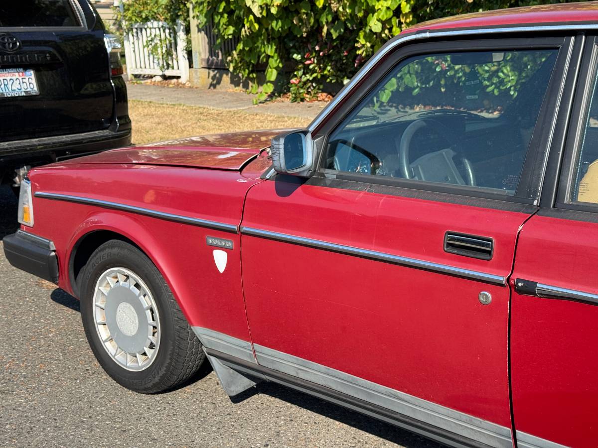 Volvo-240-series-1988-red-6