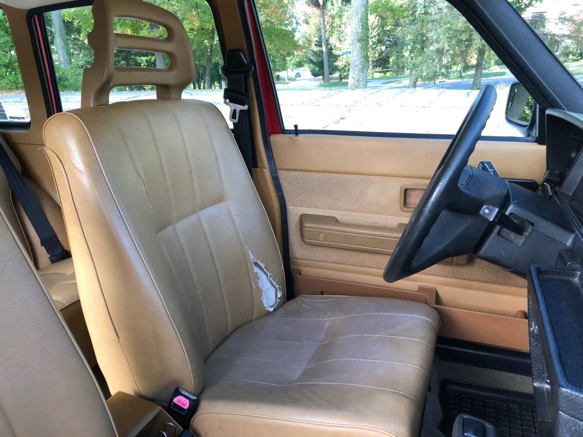 Volvo-240-series-1993-red-11