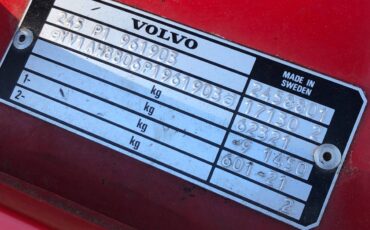 Volvo-240-series-1993-red-19