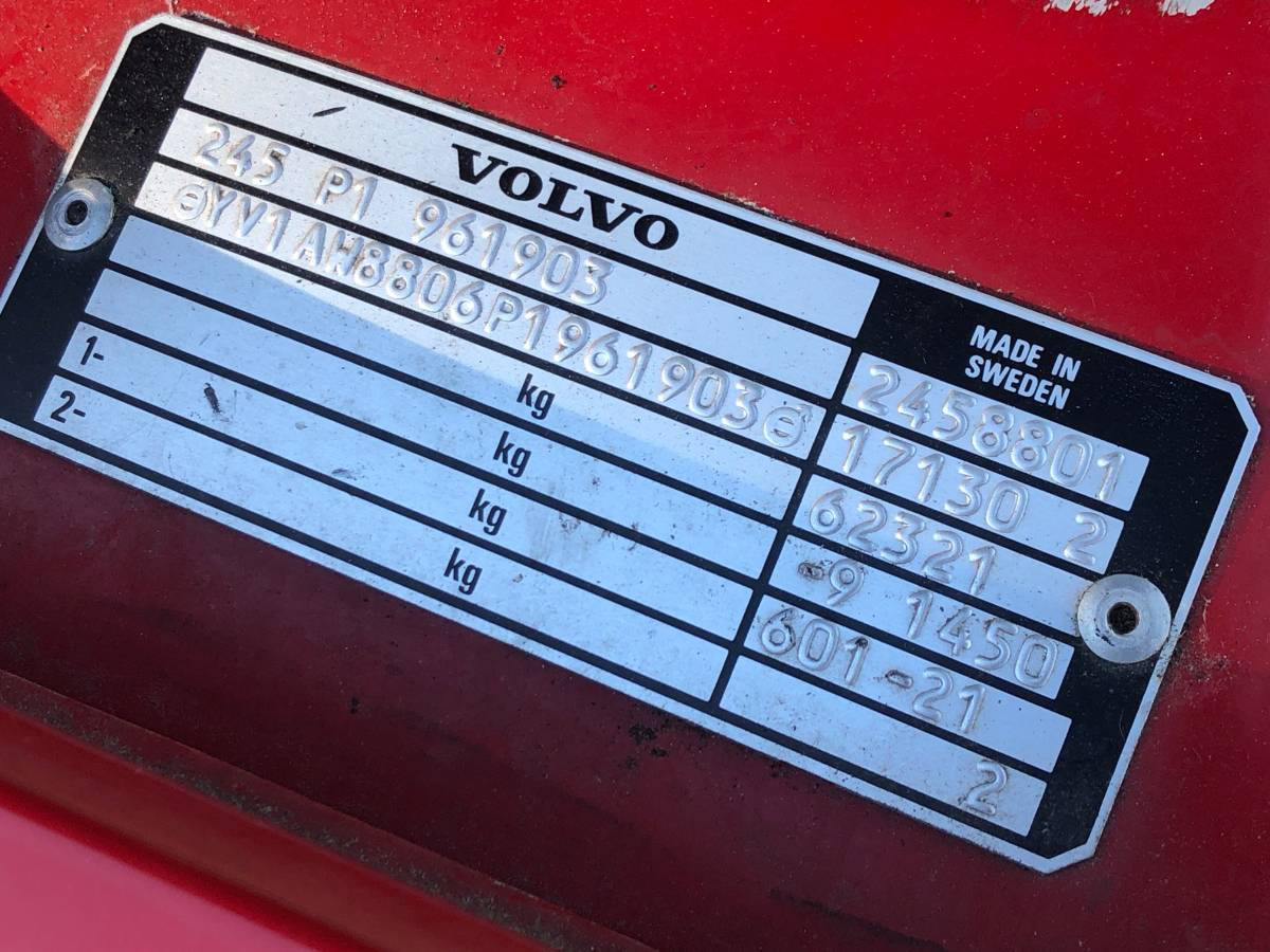 Volvo-240-series-1993-red-19