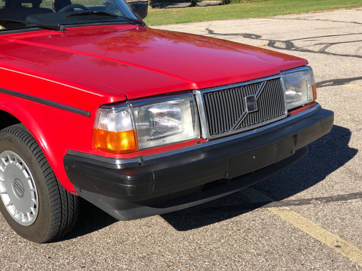 Volvo-240-series-1993-red-2