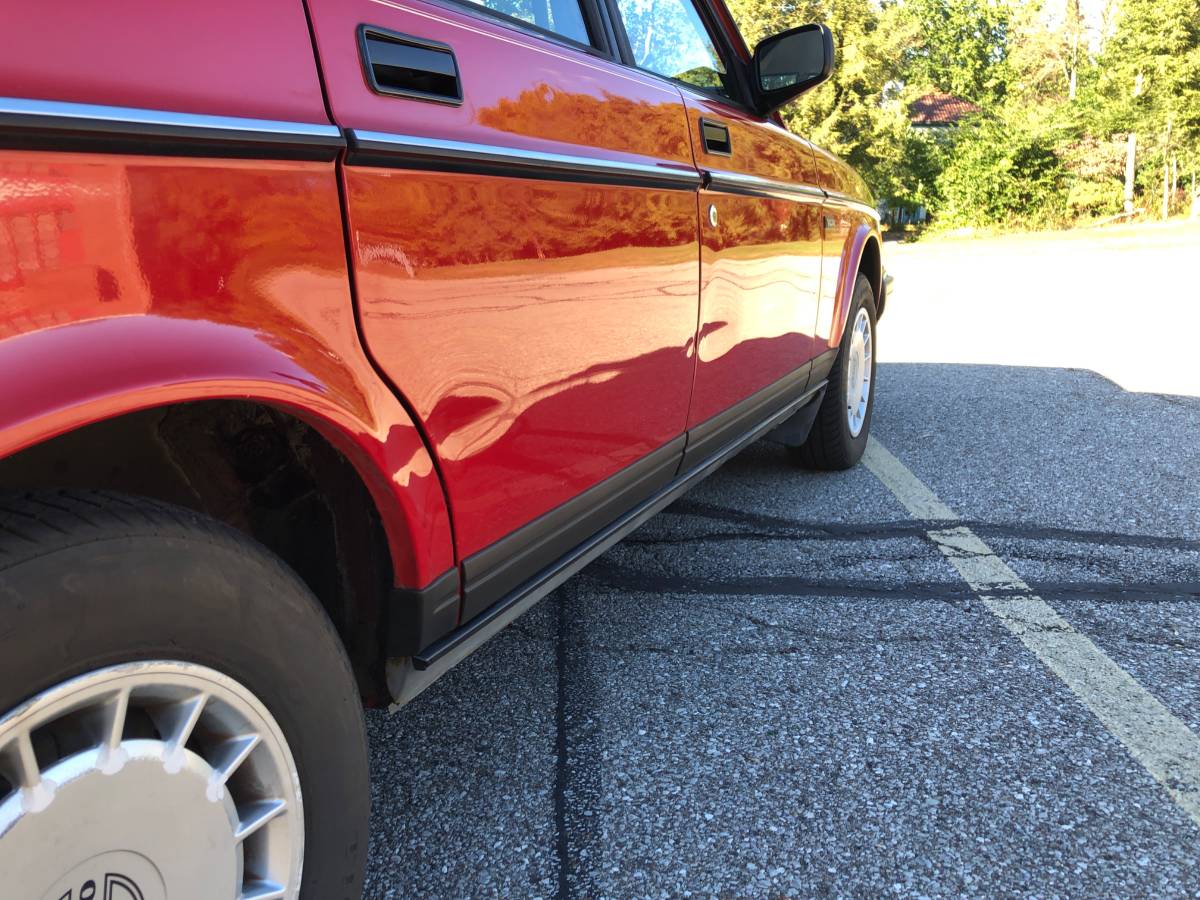 Volvo-240-series-1993-red-21