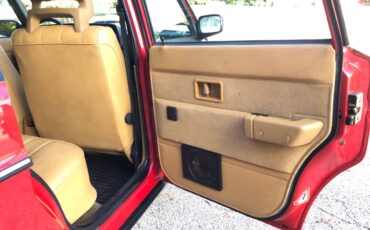 Volvo-240-series-1993-red-3