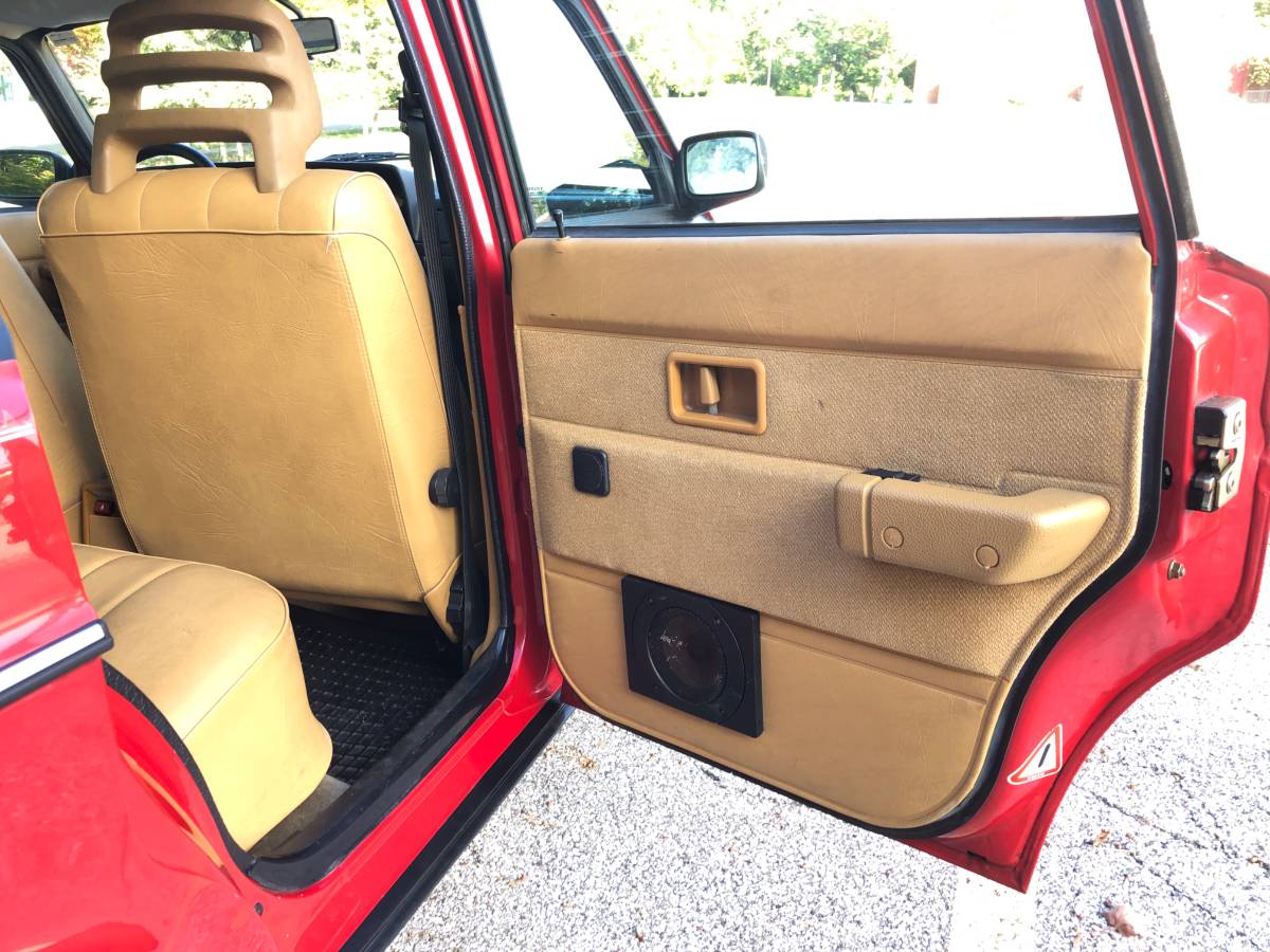 Volvo-240-series-1993-red-3