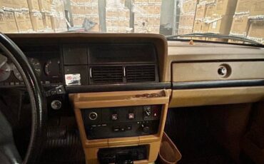 Volvo-240-series-cb-1981-brown-1