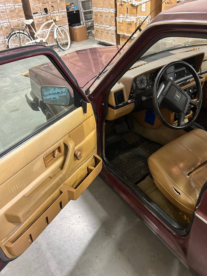 Volvo-240-series-cb-1981-brown-11