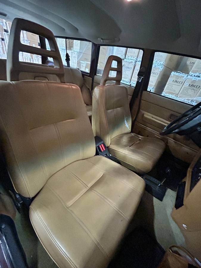 Volvo-240-series-cb-1981-brown-16
