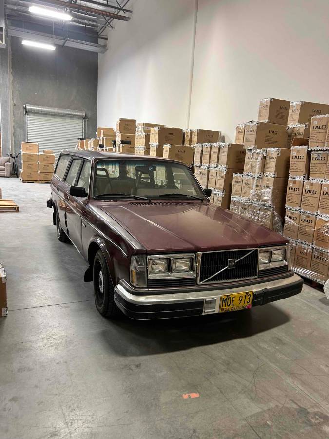 Volvo-240-series-cb-1981-brown-2