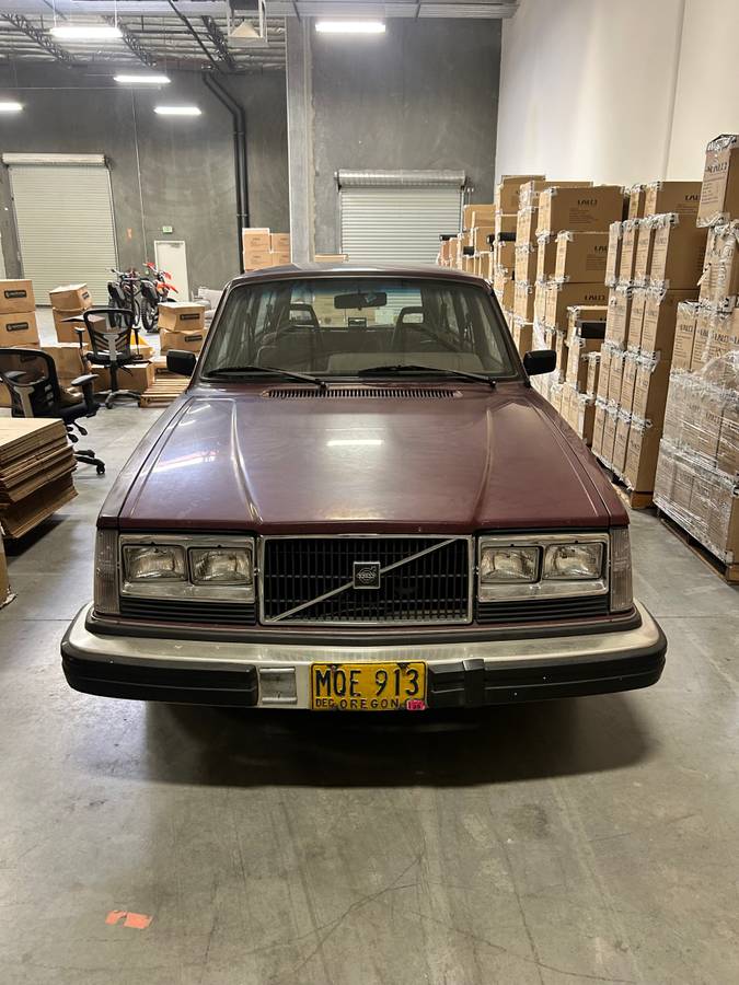 Volvo-240-series-cb-1981-brown-3