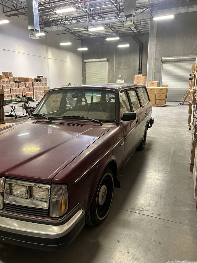 Volvo-240-series-cb-1981-brown-4