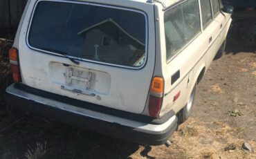 Volvo-240-wagon-1980-brown-1