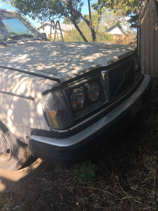 Volvo-240-wagon-1980-brown-12