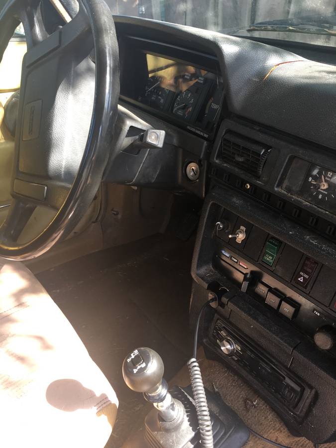 Volvo-240-wagon-1980-brown-17