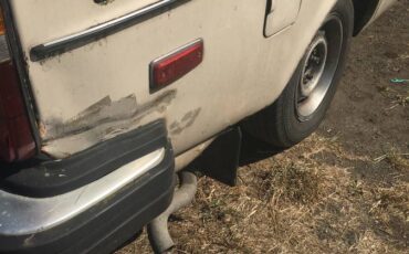 Volvo-240-wagon-1980-brown-2