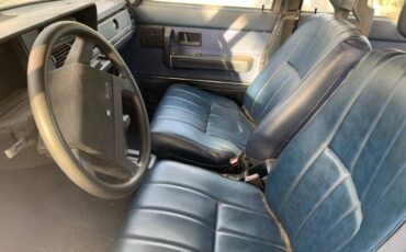 Volvo-240-wagon-1989-10