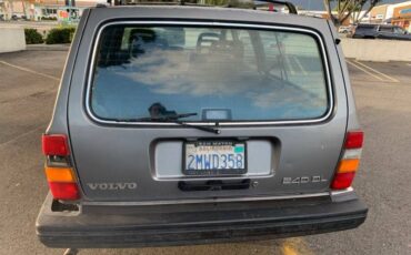 Volvo-240-wagon-1989-3