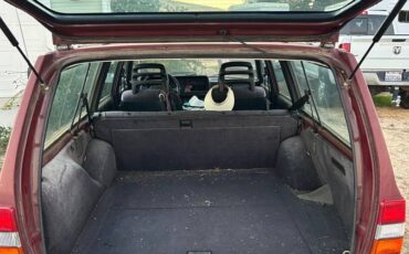 Volvo-240-wagon-1990-red-3