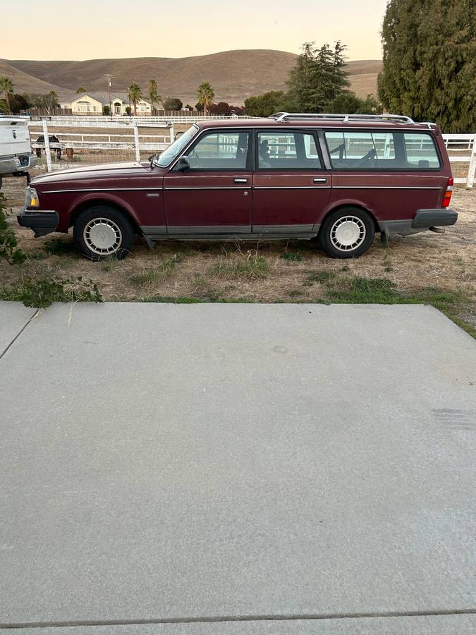 Volvo-240-wagon-1990-red-6