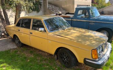 Volvo-244-dl-1978-yellow-1