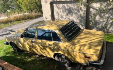 Volvo-244-dl-1978-yellow-2