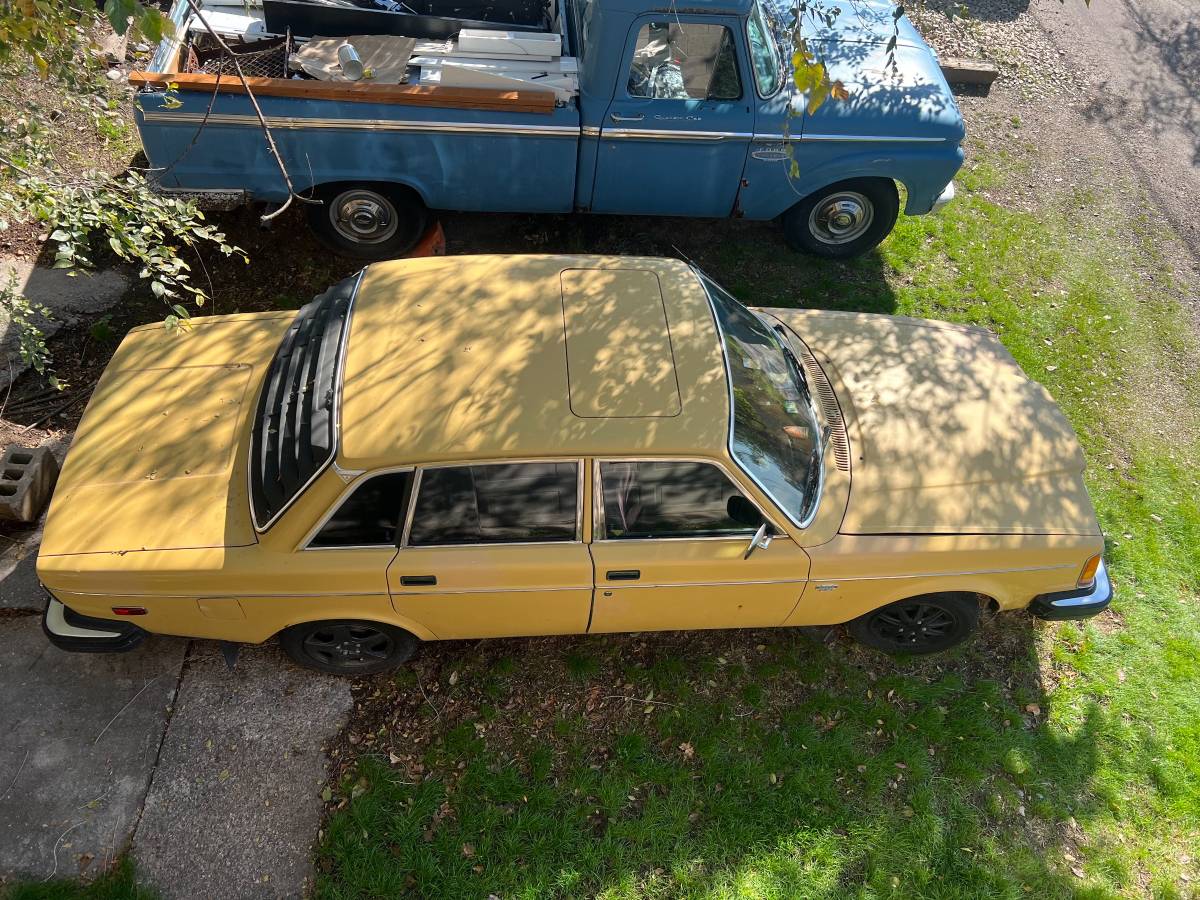 Volvo-244-dl-1978-yellow-3