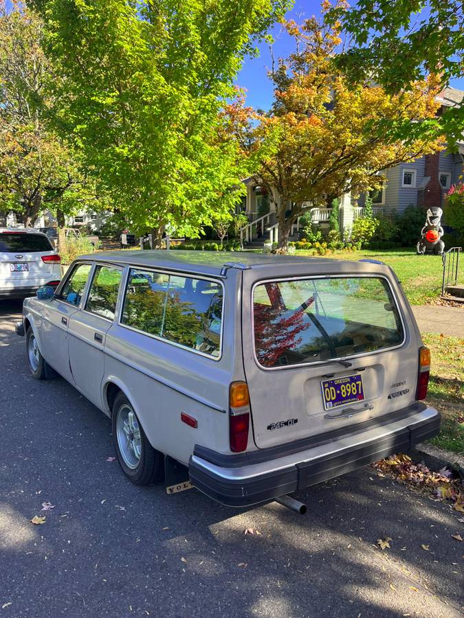 Volvo-245-1979-brown-4